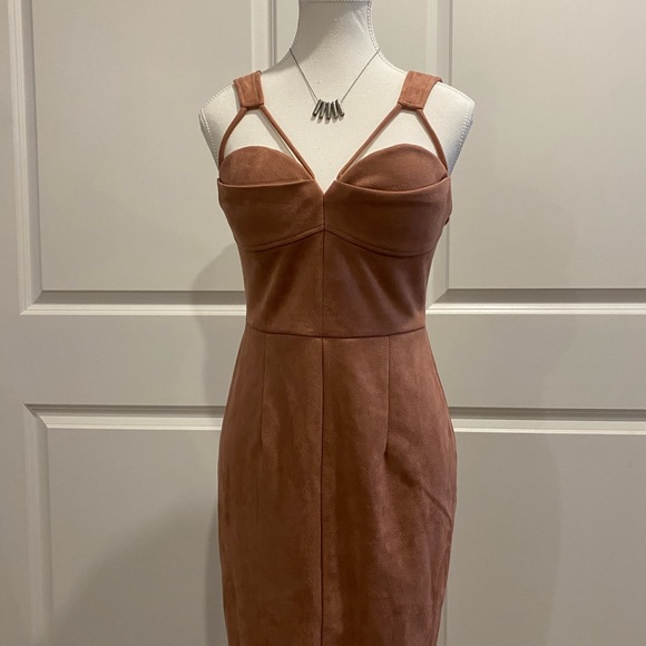 🤡BOGO🤡 L’ATISTE Faux Suede Dusty Rose Strap Dress - Womens M, Excellent - Picture 2 of 10